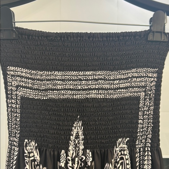 Black and White strapless dress - Picture 2 of 8